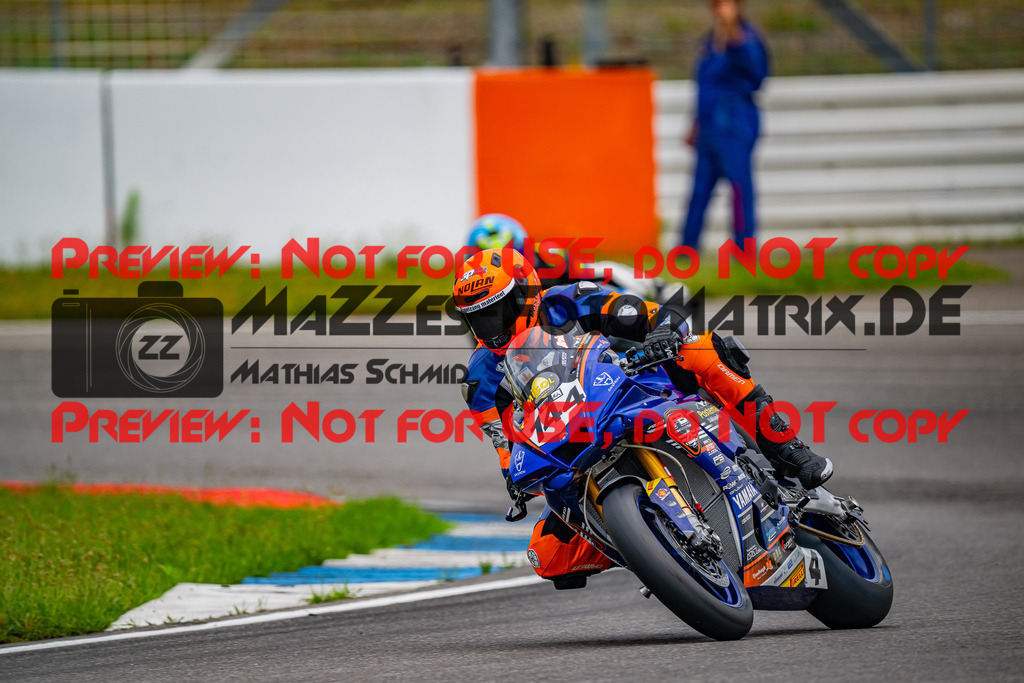 MaZZes_FotoMatrix_240701_6007705_2951 | WEISS