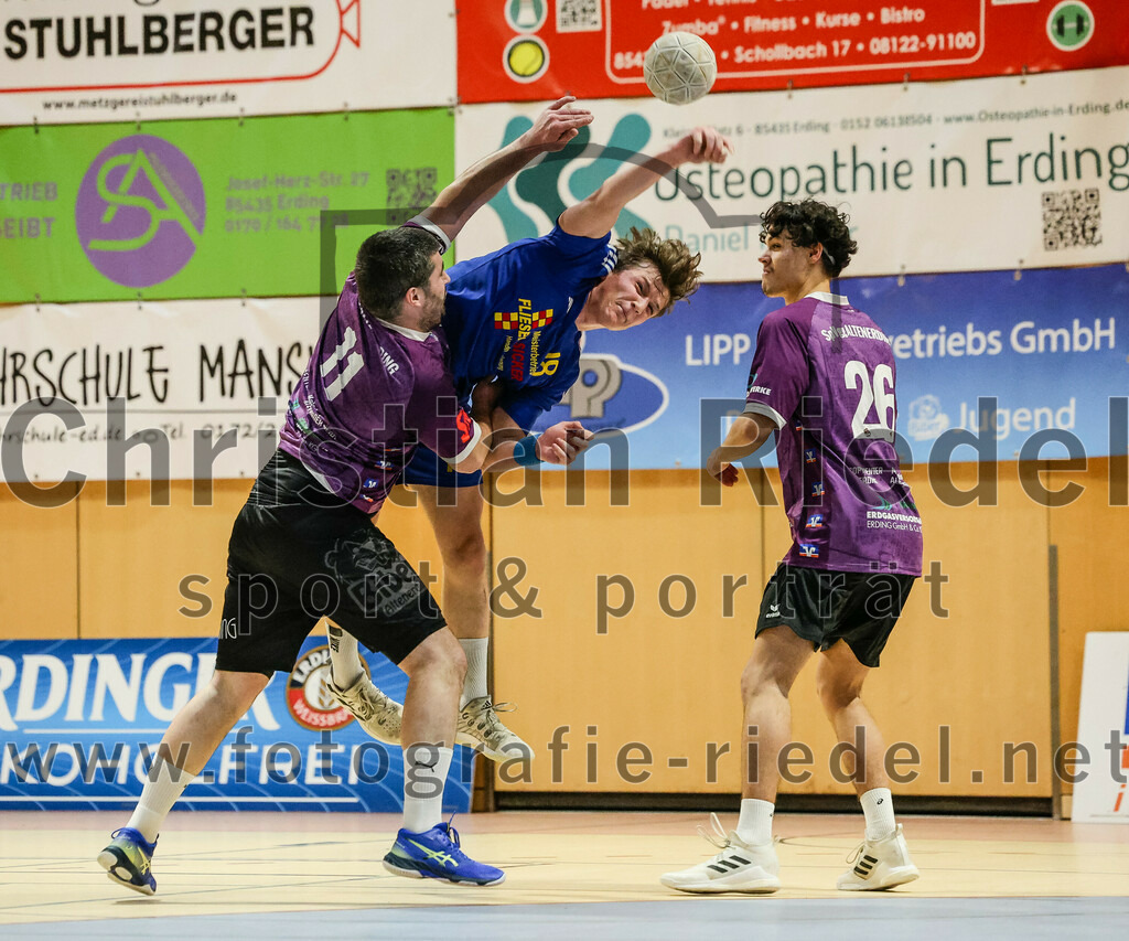 2024-02-24_054_SpVgg_Altenerding_gegen_SSG_Metten | Erding, Deutschland, 24.02.2024:
Handball, Bezirksoberliga Männer 2023 / 2024, 16. Spieltag, SpVgg Altenerding gegen SSG Metten, Endergebnis: 29:24

Christian Loris (SpVgg Altenerding, #11), Stefan Kraus (SSG Metten, #18), Luis Leitner (SpVgg Altenerding, #26)

Foto: Christian Riedel / fotografie-riedel.net