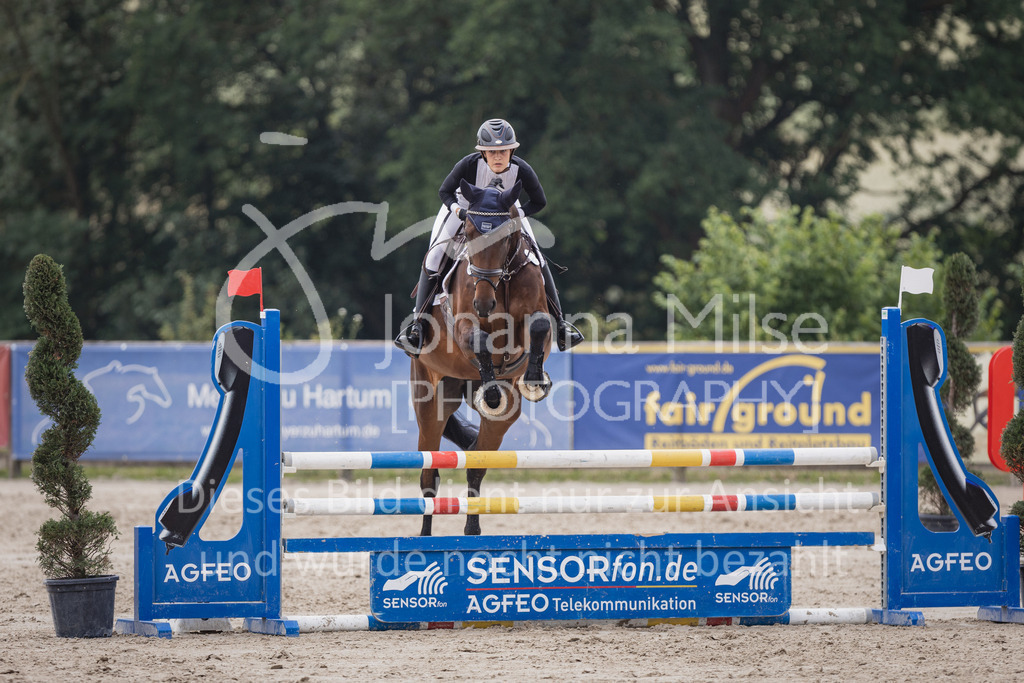 230622_PfSpTa_SprPfA2-132 | Deine schönsten Turniermomente als professionelle Fotos! Entdecke hochwertige Pferdesport-Fotografie im Online-Shop. Jetzt Fotos finden & bestellen!