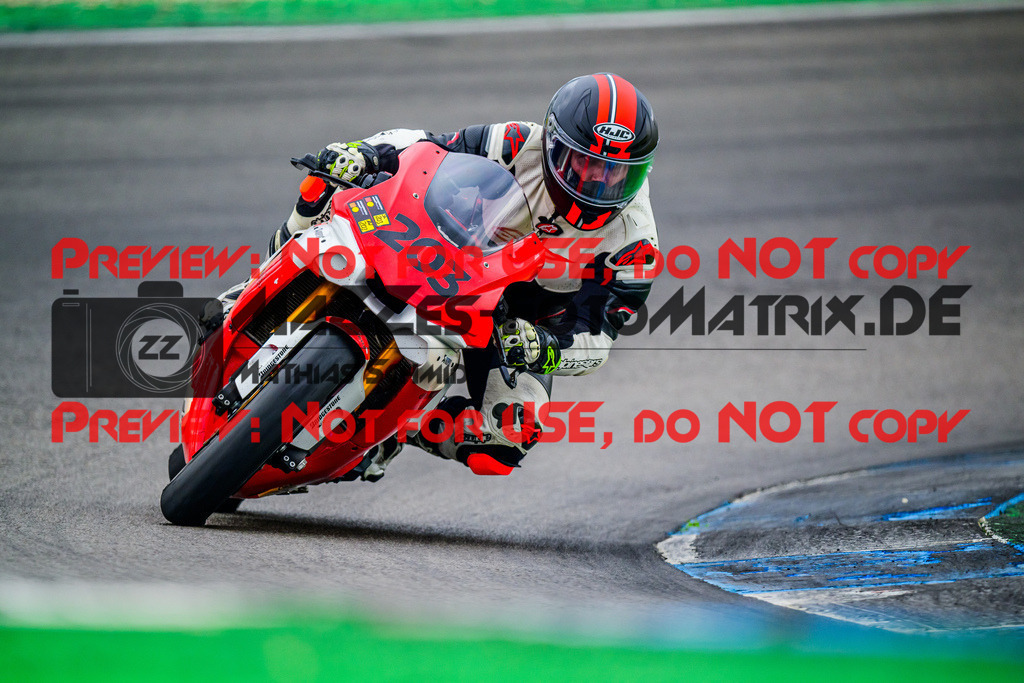 MaZZes_FotoMatrix_240614_6007705_4161 | GELB