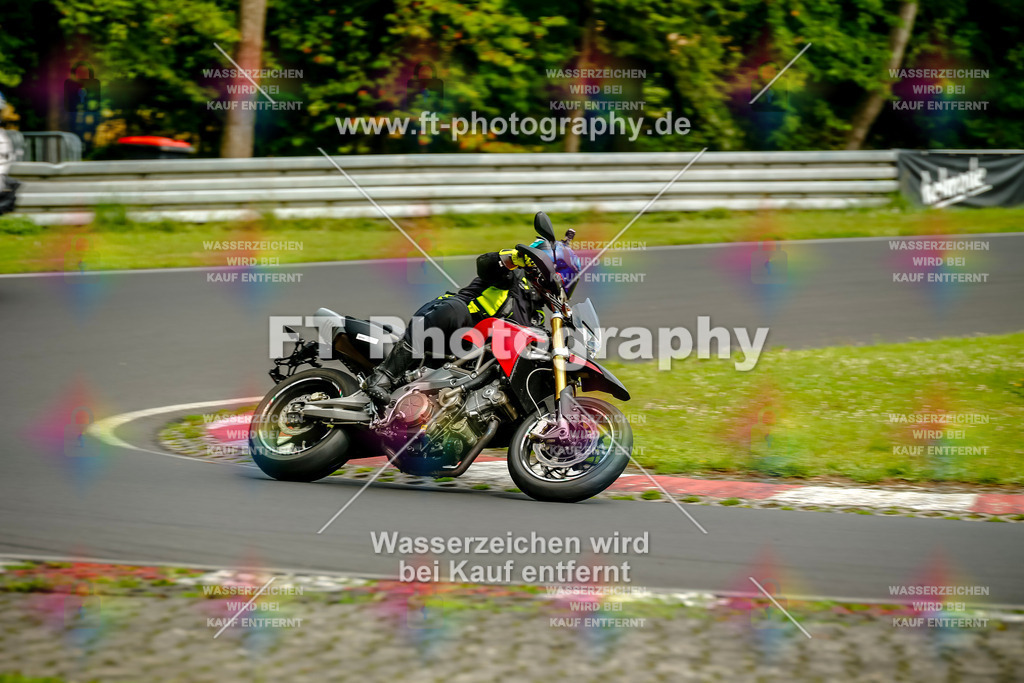 VBK-4348 | Hier findet Ihr Bilder von Touristenfahrten auf der Nürburgring Nordschleife oder von anderen Veranstaltungen die ich besucht habe. Viel Spass beim Durch Schauen 