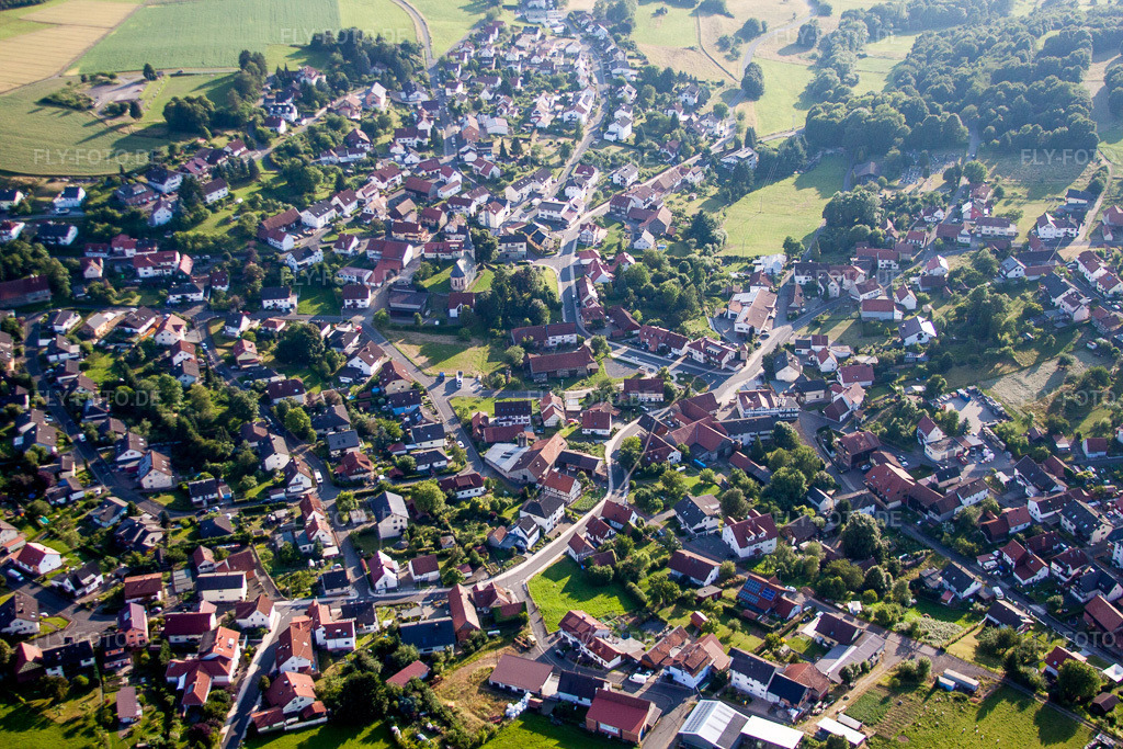 Luftbild: Dorfansicht im Ortsteil Udenhain in Brachttal im Bundesland Hessen in Deutschland. Foto: IMG_68572.jpg vom 21.06.2014 durch Werner Riehm/FLY-FOTO.de