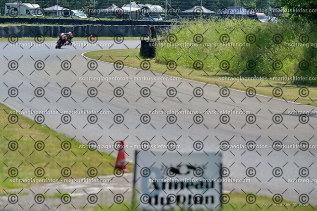 26BT02-1356 | markuskiefer.com - Realisiert mit Pictrs.com
