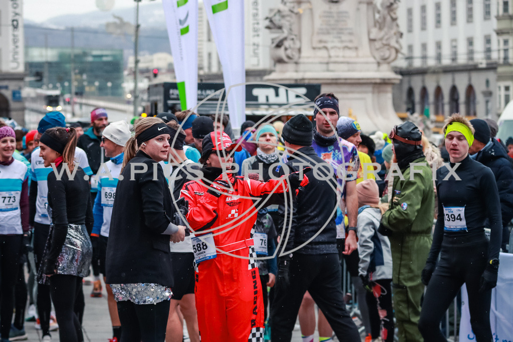 SILVESTERLAUF LINZ 25 | Linz, AUSTRIA, 31. Dezember 25, TRIRUN SILVESTERLAUF LINZ 25 , Image shows: 
Photo: WAPICS / BINDER Manuel