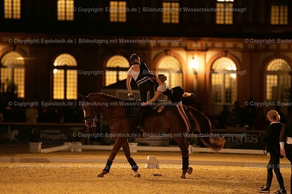 20230527_Voltigieren_NASPA_Flutlicht_1018 | equistock