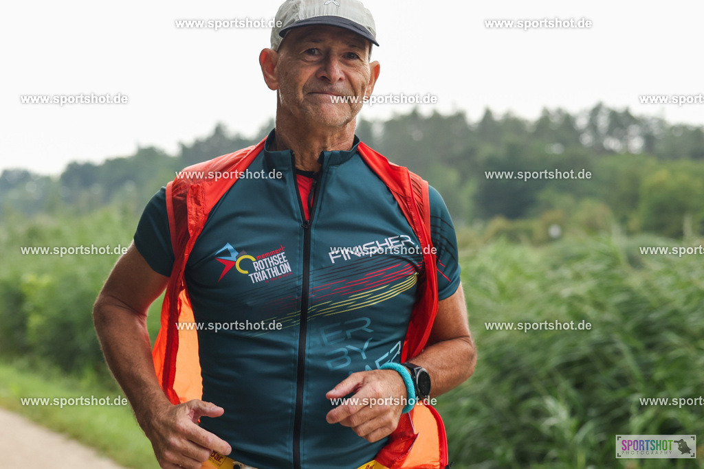 LUR_1766 | 34. M-net Erlanger Triathlon 2025 #erlangertriathlon  #mnettriathlon2025 #mnettriathlon #team #olympischedistanz #mitteldistanz #triathlon #maindonaukanal  #erlangertriathlon2025 #yourpictrs #tv1848 #tv1848erlangen  #triathlonbayern #sportinerlangen #demsportverbunden #sportshot_your_pictrs Copyright: www.sportshot.de