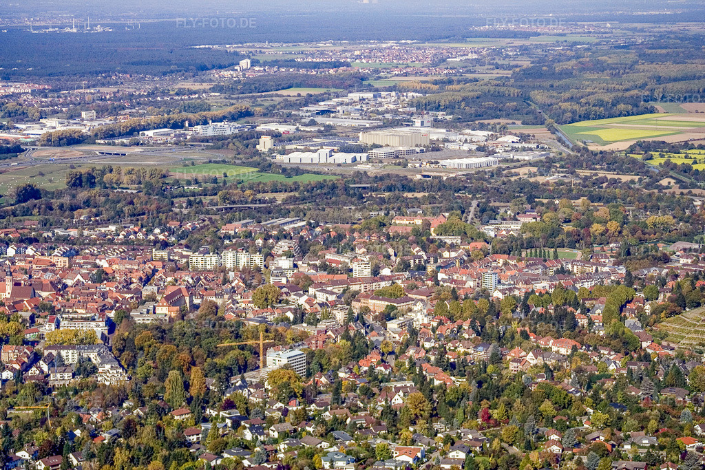 Luftbild: Stadt von Süden im Ortsteil Durlach in Karlsruhe im Bundesland Baden-Württemberg in Deutschland. Foto: IMG_8615.jpg vom 14.10.2007 durch Werner Riehm/FLY-FOTO.de