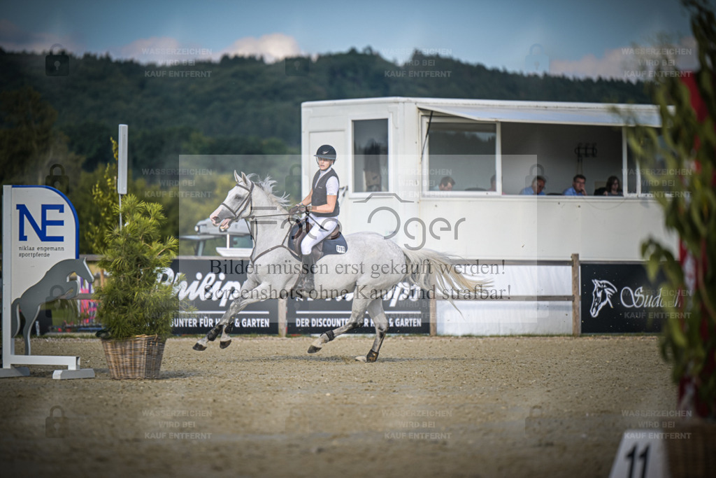 DOS_3092 | Entdecke hochwertige Reitturnierfotos von Foto Oger. Professionell, emotional und authentisch – jetzt Lieblingsmomente im Shop bestellen. - Realisiert mit Pictrs.com