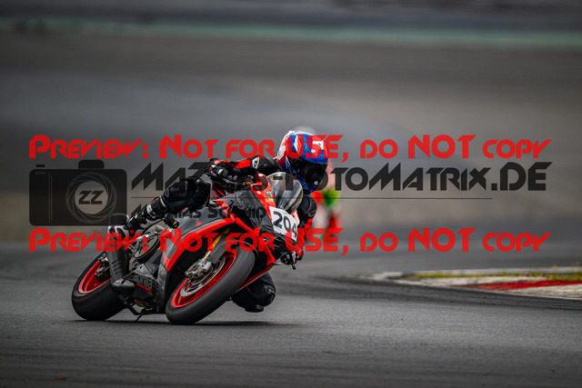 MaZZes_FotoMatrix_230719_6152 | GELB