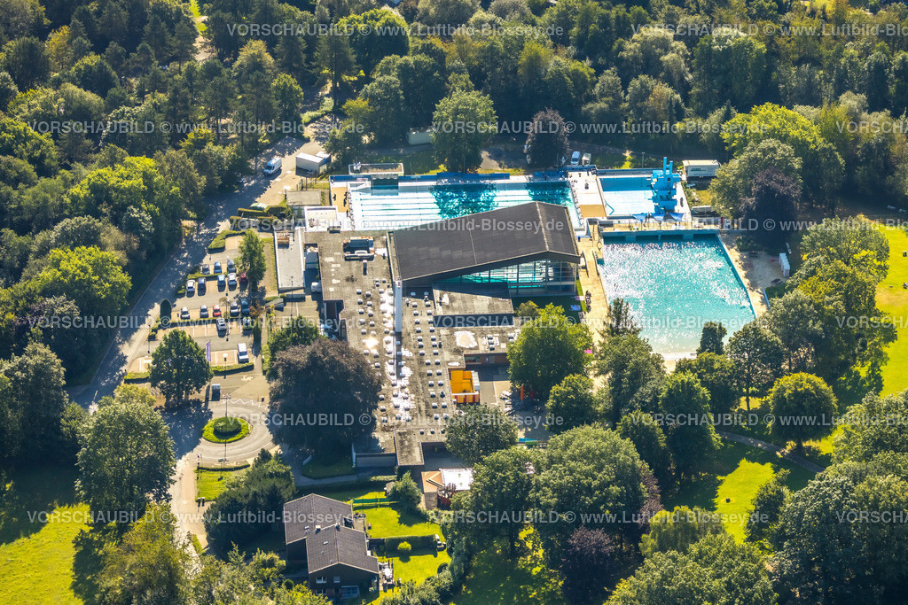 Velbert240812051Neviges | Luftbild, Panoramabad, Hallenbad und Freibad mit Badegästen, Neviges, Velbert, Ruhrgebiet, Nordrhein-Westfalen, Deutschland