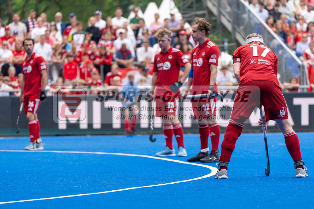 Final4_20250601-1456-HK108663 | Krefeld, Deutschland, 01.06.2025:  Feldhockey Final4 2025 – „Deutsche Feldhockey-Meisterschaften 2025“ Crefelder HTC - Rot-Weiss Köln (Finale Herren) im Gerd-Wellen-Hockeyanlage am 01.06.2025 in Krefeld, Deutschland. (Foto von Kramhöller/Fehrmann/Kaste)Krefeld, Germany, 01.06.2025: Feldhockey Final4 2025 – „Deutsche Feldhockey-Meisterschaften 2025“ Harvestehuder HTC - Düsseldorfer HC (Finale Damen) in Gerd-Wellen-Hockeyanlage at 01.06.2025 in Krefeld, Deutschland. (Foto from Kramhöller/Fehrmann/Kaste)