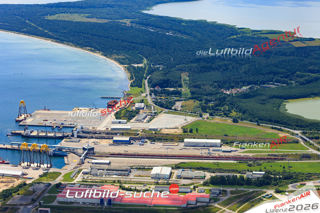 Die Luftaufnahme der Stadt Sassnitz wurde vom UL-Flugzeug heraus erstellt ( keine Drohne )- hohe Auflösung für beste Qualität