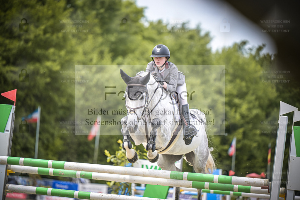 DOS_6179 | Entdecke hochwertige Reitturnierfotos von Foto Oger. Professionell, emotional und authentisch – jetzt Lieblingsmomente im Shop bestellen. - Realisiert mit Pictrs.com