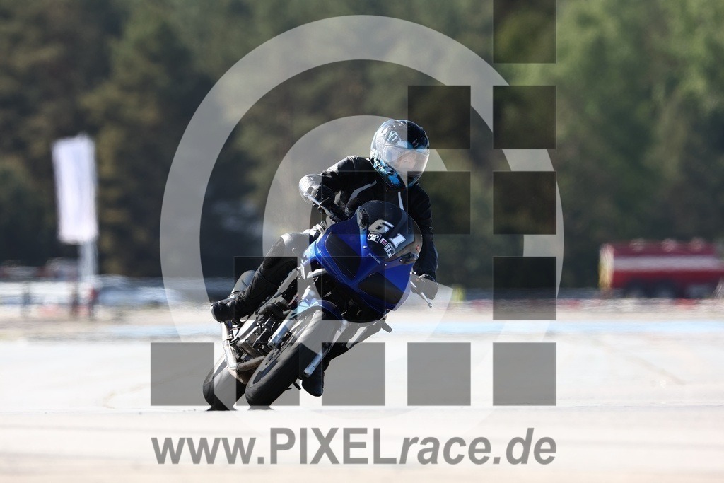 0061-20240512_05749 | Schöne Erinnerungen an spannende Momente - das festzuhalten ist unser Job. PIXELrace.de ist seit 2003 auf den Rennstrecken Europas unterwegs um die Action draußen beim Fahren und die wunderbare Stimmung imm Fahrerlager für euch einzufangen.