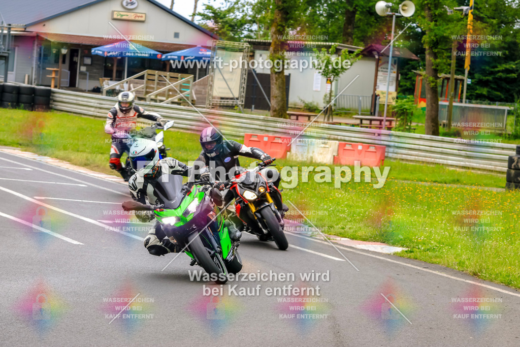 VBK-7836 | Hier findet Ihr Bilder von Touristenfahrten auf der Nürburgring Nordschleife oder von anderen Veranstaltungen die ich besucht habe. Viel Spass beim Durch Schauen 