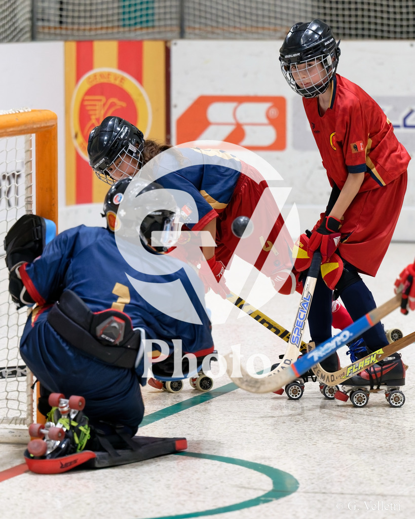 U13  - Geneve RHC v HC Munsingen W  |  during the U13  match between Geneve RHC and HC Munsingen W  at Centre sportif de la queue d'arve in Geneve, Switzerland