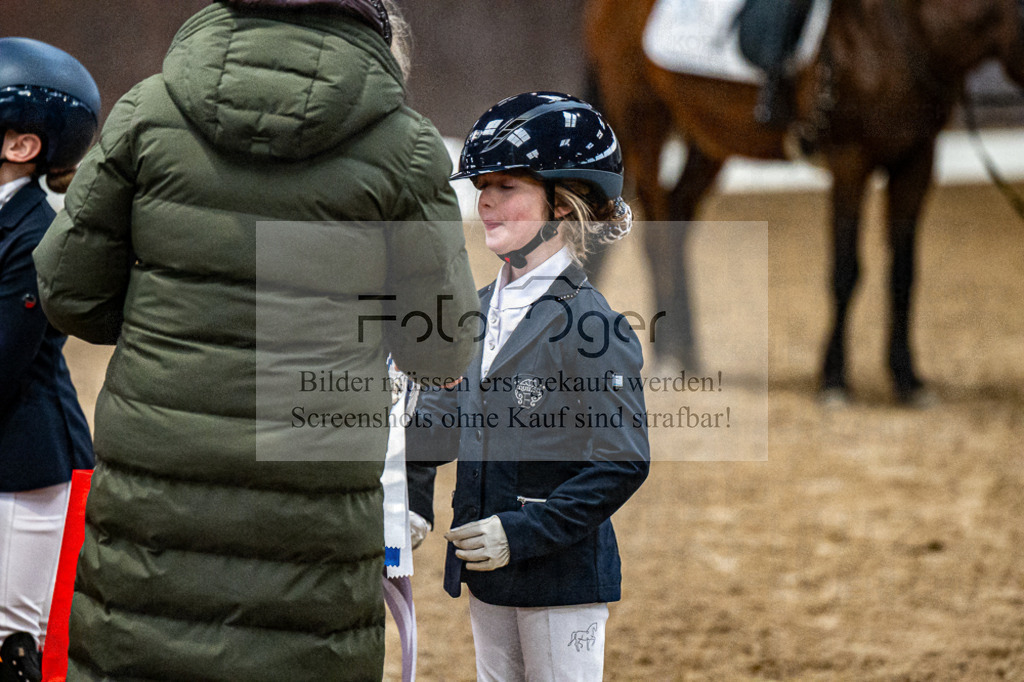 20240310-DOS_1790 | Entdecke hochwertige Reitturnierfotos von Foto Oger. Professionell, emotional und authentisch – jetzt Lieblingsmomente im Shop bestellen.Deutschlandweite Turnierfotografie. - Realisiert mit Pictrs.com