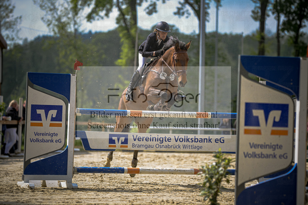 20240505-DOS_1791 | Entdecke hochwertige Reitturnierfotos von Foto Oger. Professionell, emotional und authentisch – jetzt Lieblingsmomente im Shop bestellen.Deutschlandweite Turnierfotografie. - Realisiert mit Pictrs.com