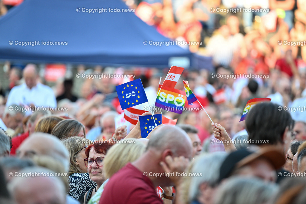 SPOe-Wahlkampfauftakt zur Nationalratswahl 2024_ 29.08.2024-40 | 29.08.2024, Linz, AUT, SPOE Wahlkampfauftakt zur Nationalratswahl 2024 in Linz im Bild Fahnen, Besucher