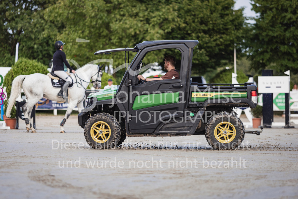 250531_MayDays_JNR-209 | Deine schönsten Turniermomente als professionelle Fotos! Entdecke hochwertige Pferdesport-Fotografie im Online-Shop. Jetzt Fotos finden & bestellen!