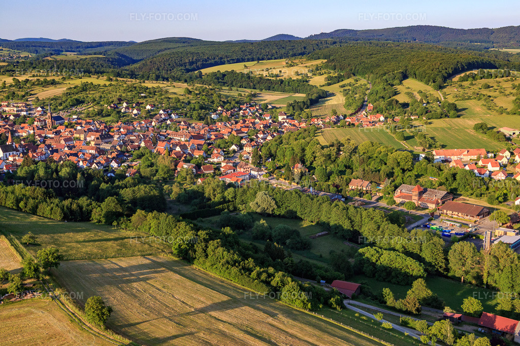 Aerial view: Rte de Wœrth in Lembach in the state Bas-Rhin, France.Photo: IMG_080257.jpg taken on 06/05/2015 by Werner Riehm/FLY-FOTO.comResolution of the original: 5472 x 3648 px