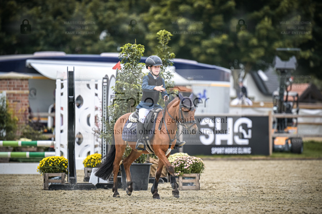 DOS_0731 | Entdecke hochwertige Reitturnierfotos von Foto Oger. Professionell, emotional und authentisch – jetzt Lieblingsmomente im Shop bestellen. - Realisiert mit Pictrs.com