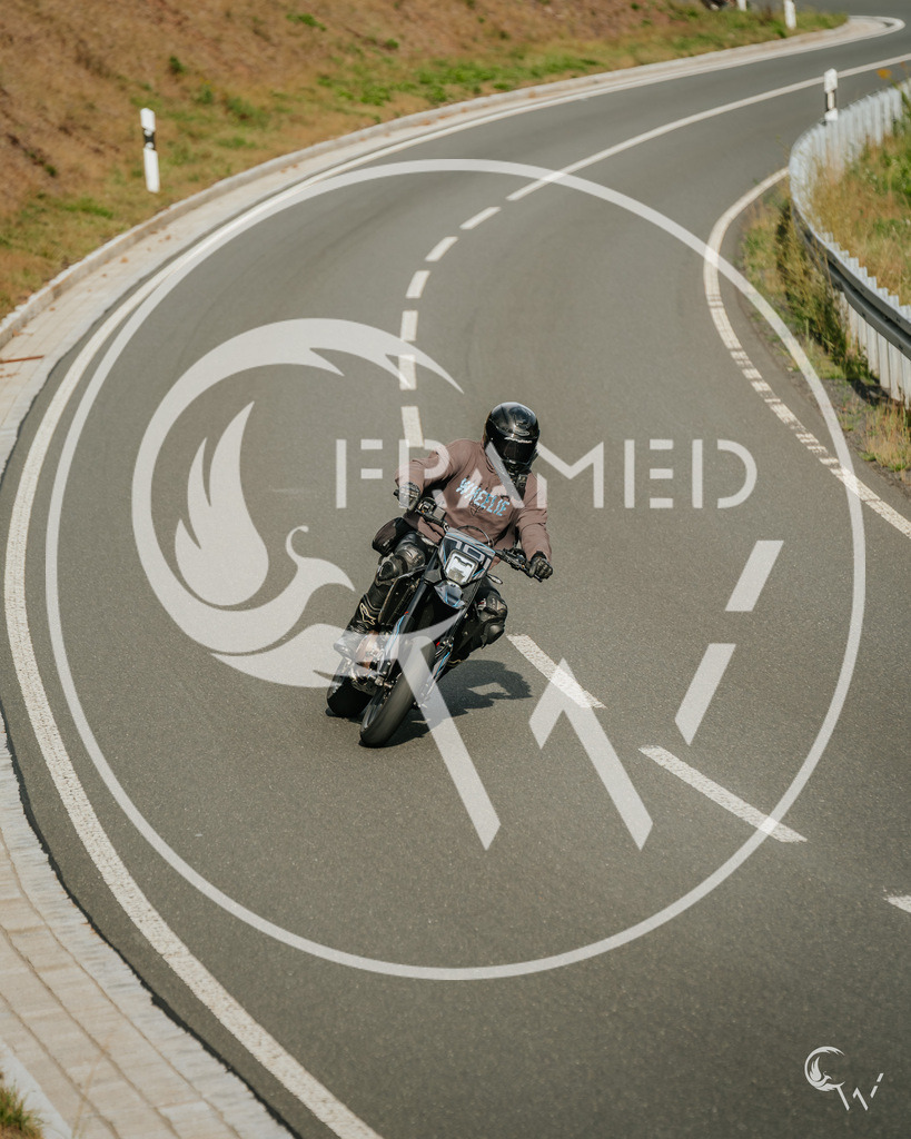 wheelie-2 | cw-framed