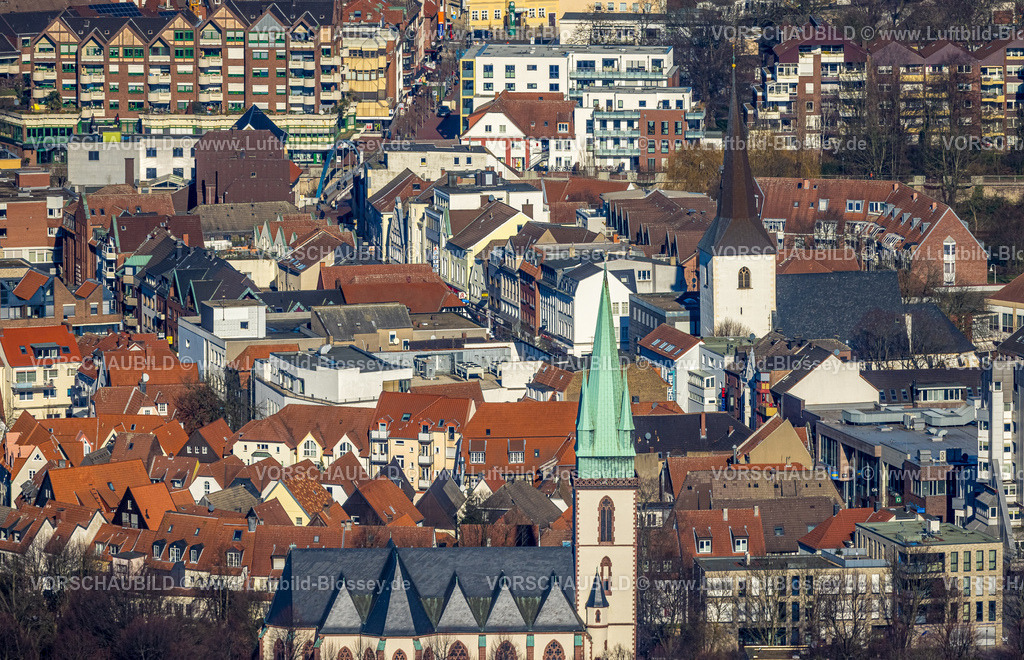 Luenen230204538 | Luftbild, Altstadt Silberstraße Roggenmarkt mit roten Dächern, City mit kath. Herz-Jesu-Kirche Holtgrevenstraße, Stadtkirche St. Georg, Lünen, Ruhrgebiet, Nordrhein-Westfalen, Deutschland