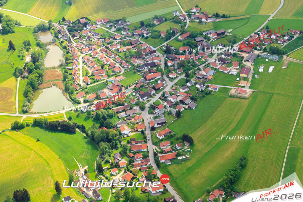 Die Luftaufnahme Bedernau - Breitenbrunn wurde vom UL-Flugzeug (keine Drohne) aus fotografiert.Hohe Druck- Auflösung-die Geschenkidee!