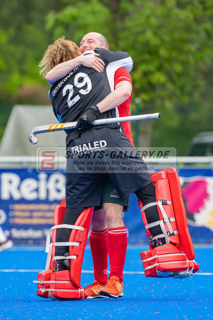 HK_20230507_108059 | 1. Bundesliaga Herren Creefelder HTC - Harvestehuder THC  am 7.5.2023 Crefelder HTC ( CHTC ), Krefeld  , Joshua Onyekwue Nnaji Torwart ( Crefelder HTC #29 ) , van Laak Max ( Crefelder HTC #5 )
