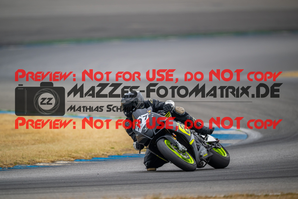 MaZZes-Fotomatrix-20260809-579663 | R1