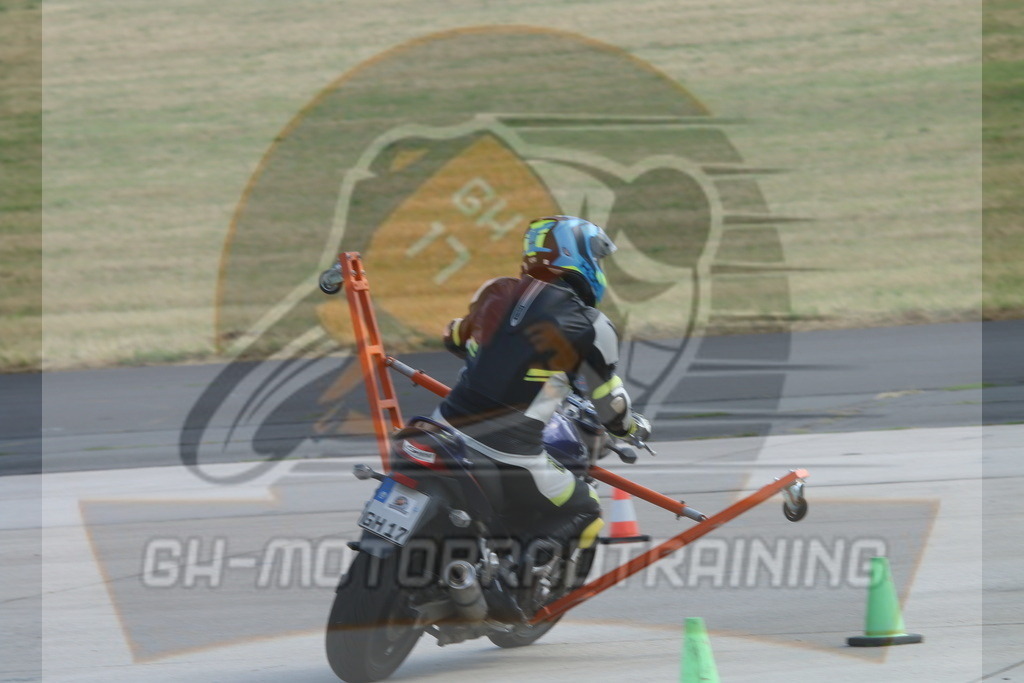 IMG_3440 | gh-motorradtraining-foto.de - Realisiert mit Pictrs.com