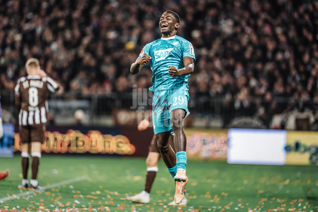 Fußball | Männer | Saison 2025/2026  | Fußball-Bundesliga | 07. Spieltag | FC St. Pauli vs. TSG Hoffenheim | 19.10.2025 | Torjubel von Bazoumana Toure (#29, TSG Hoffenheim)