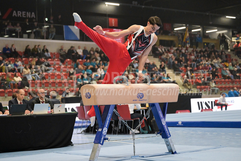 Schweizer Meisterschaften Kunstturnen Mannschaften Männer (B) - 22. November 2025 | Schweizer Meisterschaften Kunstturnen Mannschaften Männer (B)AXA Arena, WinterthurBild: Sportfotografie Markus Aeschimann | www.markus-aeschimann.ch - Realisiert mit Pictrs.com