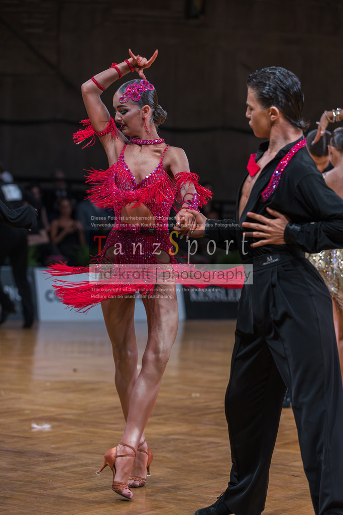 20250820_WDSF Open Lat Youth_3017 | Tanzsportbilder, Standardtanz, Lateintanz, WDSF, DTV, LTVB, dancecomp, goc, hessen tanzt, blaues band der spree, walzer, tango, wiener walzer, slowfox, quickstepp, samba, rumba, cha-cha-cha, paso doble. jive, hd-kroft photography, turniertanzsport