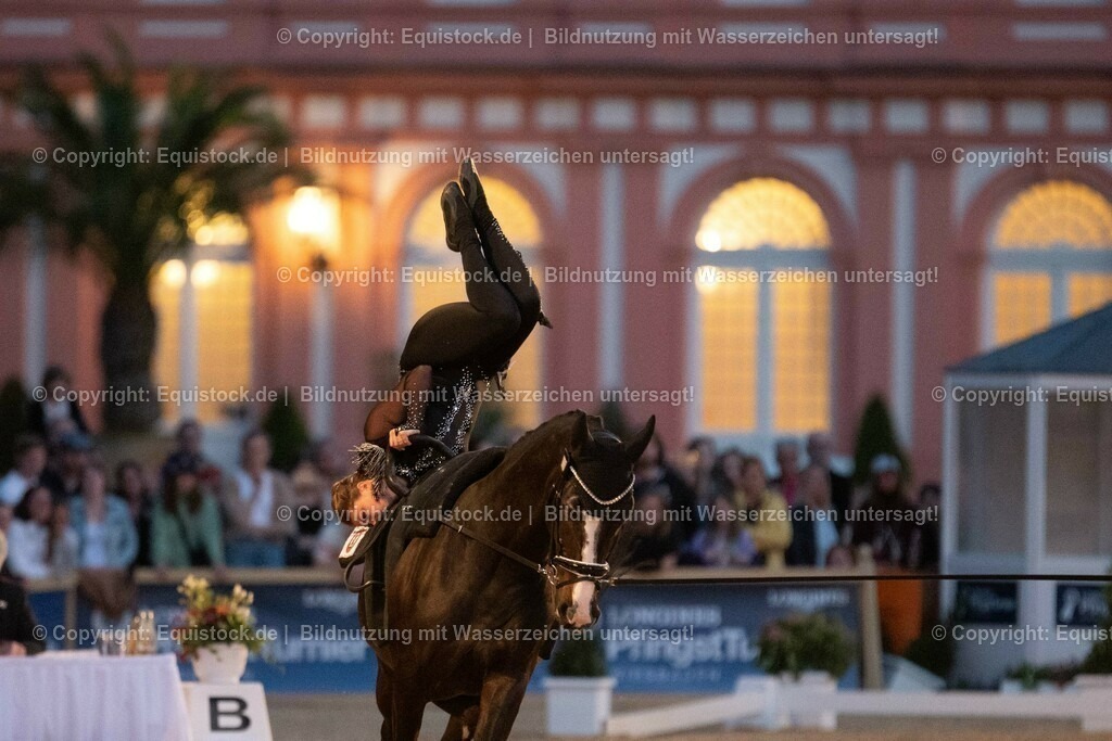 20230527_Voltigieren_NASPA_Flutlicht_0564 | equistock