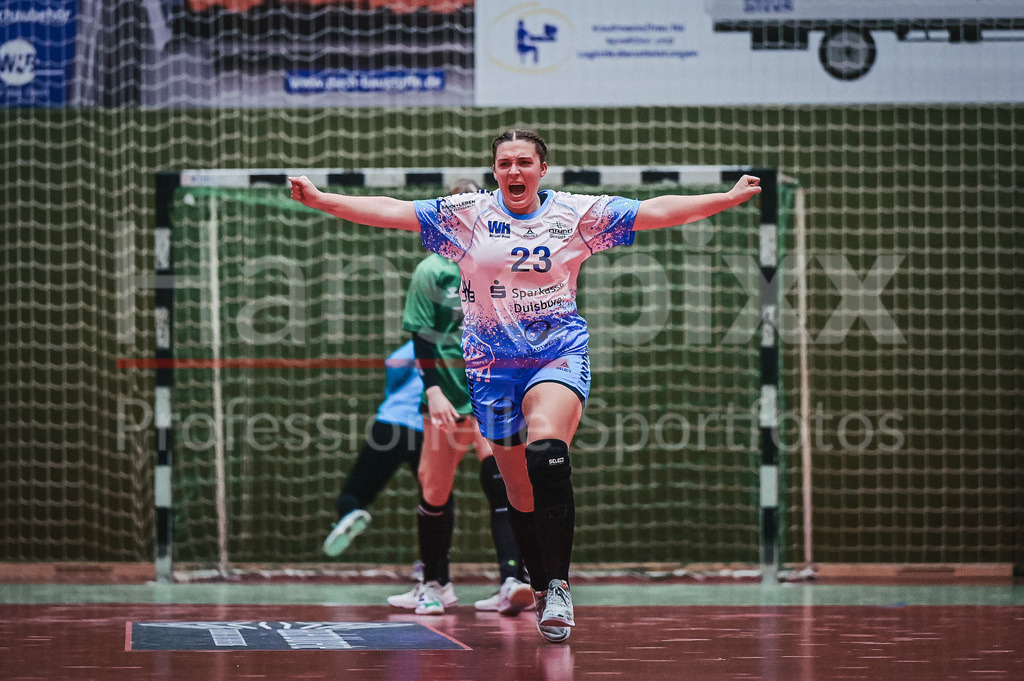 Handball, 2. Bundesliga Frauen, SV Werder Bremen - TuS Lintfort | v.li.: Jana Willing (TuS Lintfort, 23) mit Torjubel, Jubel über das Tor