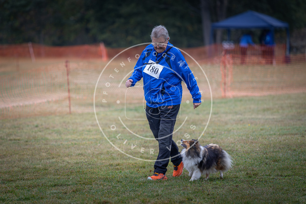 Pfotenfotografie_DV3A9540 | Hundefotografie, Tierfotograf, Pfotenfotografie, Fotoshooting Hund, Hunde Portrait, Hundesport, Hundeportraits, Heideshooting, Hunde, Sportfotograf, Hundefotograf, Turnierhundsport, THS,  - Realisiert mit Pictrs.com