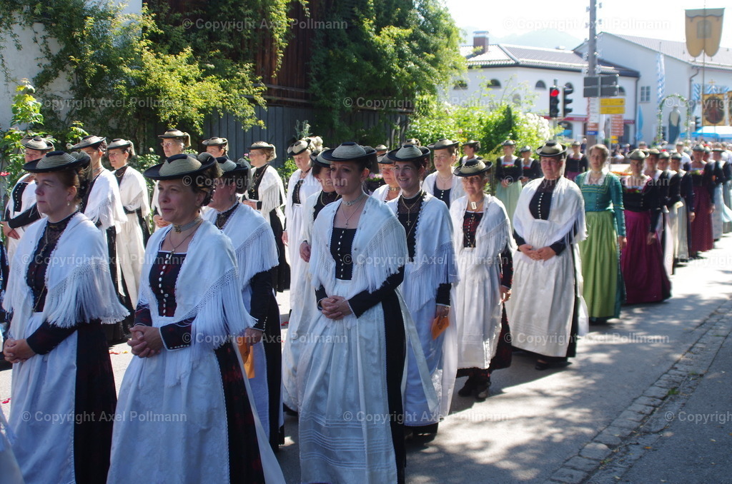 IMGP4235 | fotografiert von Axel PollmannLeonhardi Wallfahrt Benediktbeuern und Murnau, Fronleichnam, Fasching, Landschaft im Loisachtal und Benediktbeuern  - Realisiert mit Pictrs.com