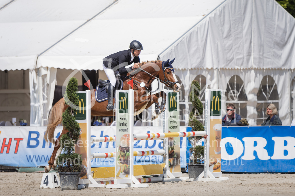 230518_MayDays_SprPf-A2-218 | Deine schönsten Turniermomente als professionelle Fotos! Entdecke hochwertige Pferdesport-Fotografie im Online-Shop. Jetzt Fotos finden & bestellen!