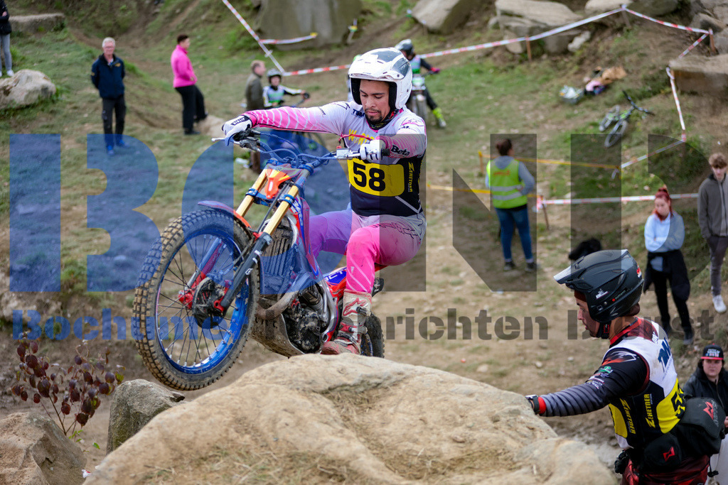 SES_DMTRIA20240929-57 | bond - Realisiert mit Pictrs.com