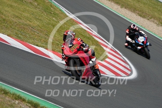 2025_05_12_PBK_15071 | Sportfotografie; SlowMotion; Video; Rennstrecke; Hafeneger; Speer; Racing; RSE; BMW; CBO; Trackday; Motorsportarena; Hockenheimring; Brno; Most; Barcelona; Valencia