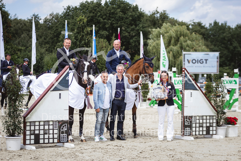 240714_BHO_M2-Spr-2-395 | Deine schönsten Turniermomente als professionelle Fotos! Entdecke hochwertige Pferdesport-Fotografie im Online-Shop. Jetzt Fotos finden & bestellen!