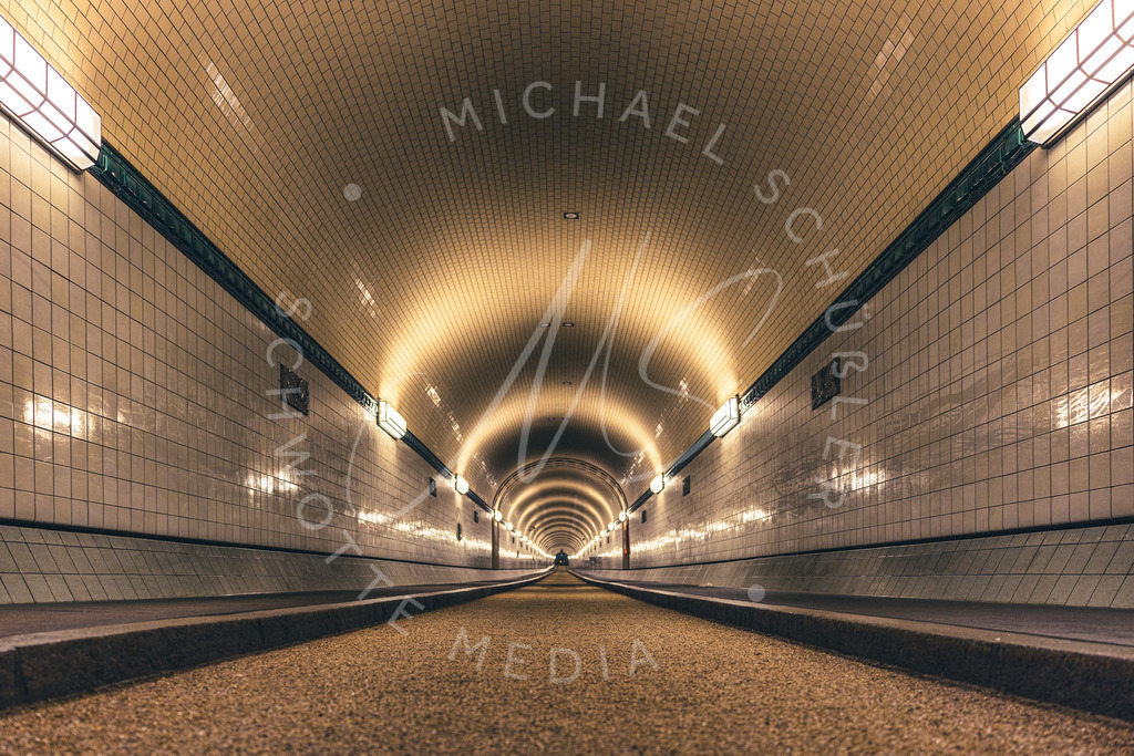 2021-07-13 Hamburg - 040 | Der alte Elbtunnel - Hamburg 1 - Realisiert mit Pictrs.com