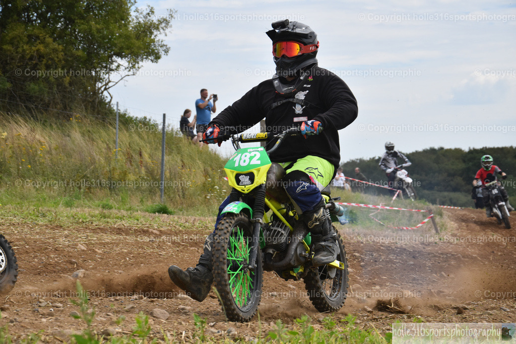 DSC_0785 | Sportfotografie , Motorsport, Motoross, Reitsport, Mointainbike, Enduro,
Landschaft , Outdoor, Eventfotografie, Landschaft, Bilder online bestellen - Realisiert mit Pictrs.com