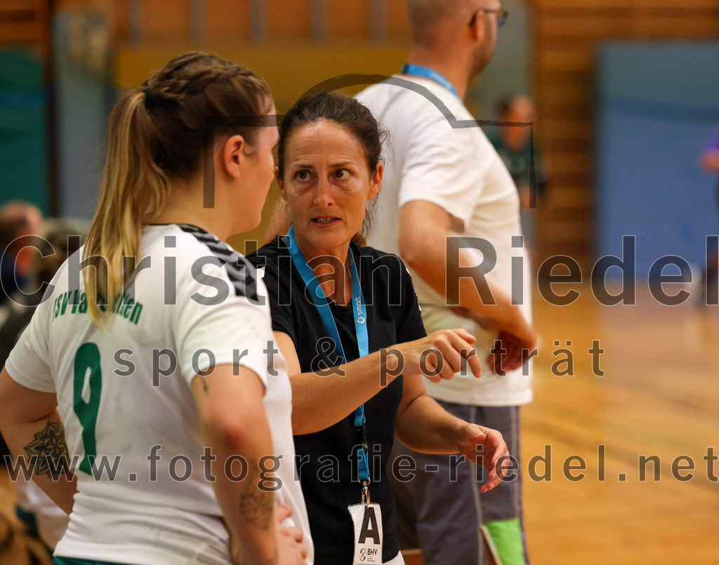2023-09-16_081_TSV_Vaterstetten_gegen_SV_Muenchen_Laim | Baldham, Deutschland, 16.09.2023:
Handball, Bayernliga Frauen Staffel Süd 2023 / 2024, 1. Spieltag, TSV Vaterstetten gegen SV München Laim, Endergebnis: 23:34

Johanna Gernsbeck (TSV Vaterstetten, #9), Melanie Gernsbeck (TSV Vaterstetten)

Foto: Christian Riedel / fotografie-riedel.net