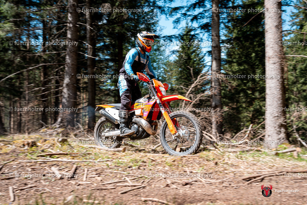 fuernholzer_250501-C1-512 | Fotografische Impressionen von der Red Stag Enduro Extreme by fuernholzer-photography.com. Endurosport in Österreich fotografisch festgehalten von fuernholzer. Auftragsfotografie für Private, Gewerbefotos und Industriefotografie. Eventfotografie, Sportfotografie und Motorsportfotografie. Anbieter von Fotoworkshops, Fototraining, fotografischen Vorträgen und Fotoseminaren.