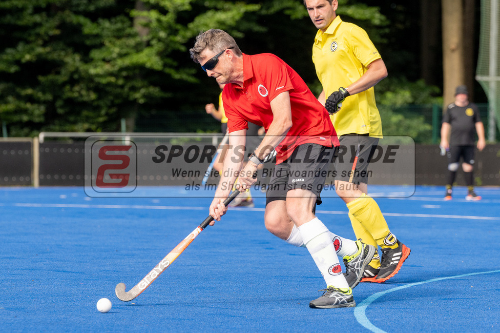 SFE_20240817_0104 | Krefeld, Deutschland, 17.08.2024:  European Cup for Recreational Hockey Players im KTHC Stadion Rot-Weiss Köln Tennis and Hockey Club am 17.08.2024 in Krefeld, Deutschland. (Foto von Stephan Fehrmann)Krefeld, Germany, 17.08.2024: European Cup for Recreational Hockey Players in KTHC Stadion Rot-Weiss Köln Tennis and Hockey Club at 17.08.2024 in Krefeld, Deutschland. (Foto from Stephan Fehrmann)