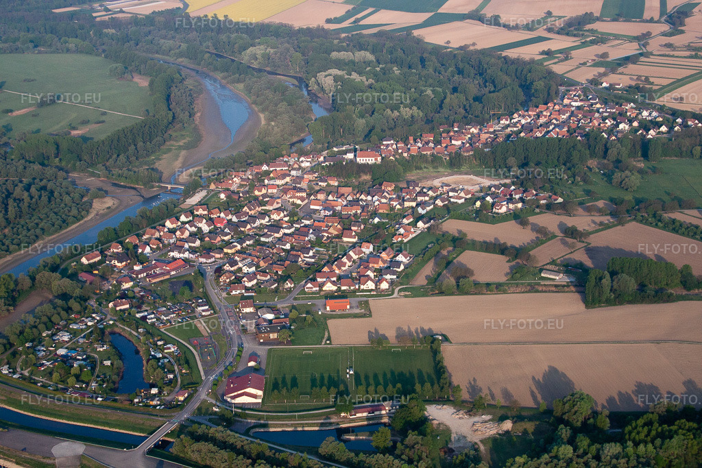 Vue aérienne: Embouchure de la Sauer dans le Rhin à Munchhausen dans le département Bas Rhin, France – .Photo: IMG_40313.jpg prise le 22/04/2011 par Werner Riehm/FLY-FOTO.eu – Résolution de l'original: 4752 x 3168 px