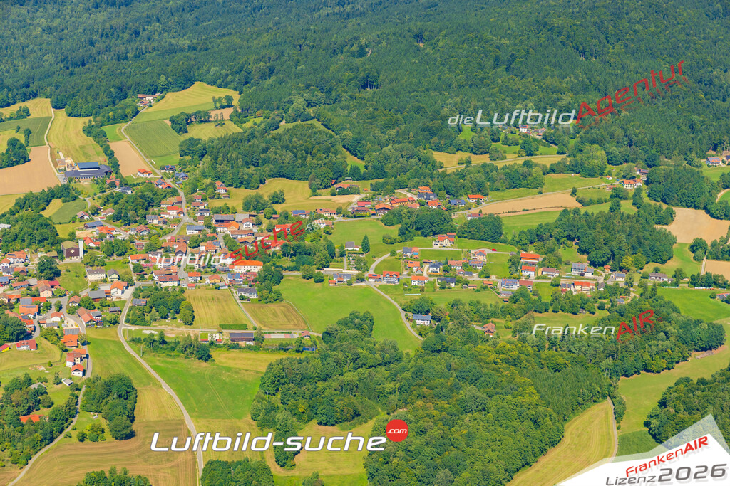 Luftaufnahme Lixenried Furth im Wald - Die Luftaufnahme wurde 2025 vom UL-Flugzeug heraus erstellt ( keine Drohne ) - Hochauflösende Luftaufnahme - für professionelle Ausdrucke geeignet. Die Geschenkidee !Mit Lizenz und Bildrechte bestellbar